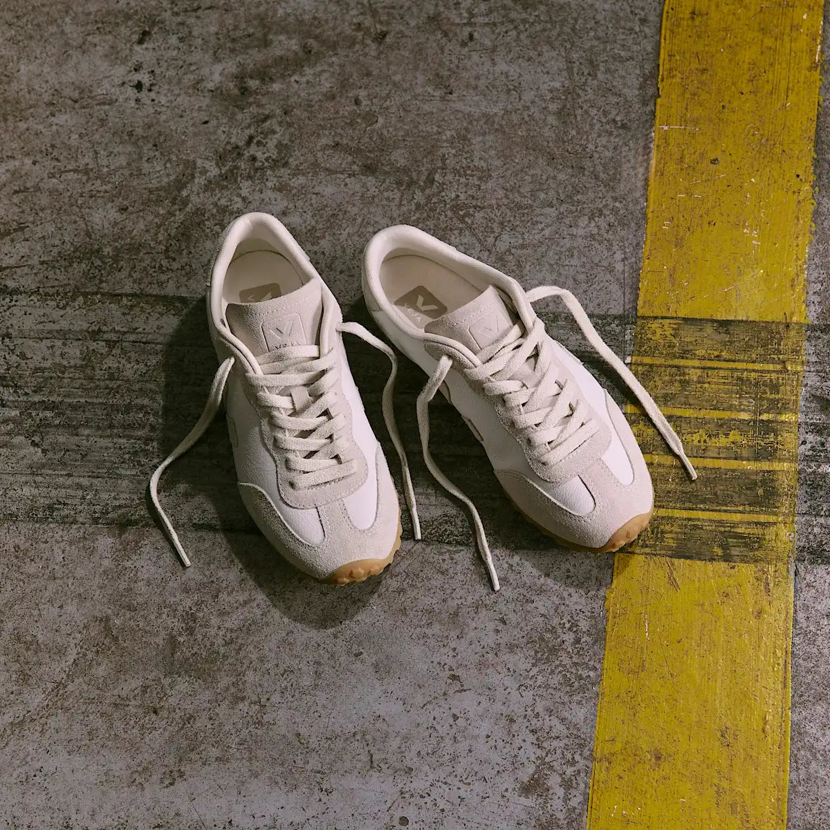 GT LEATHER WHITE NATURAL