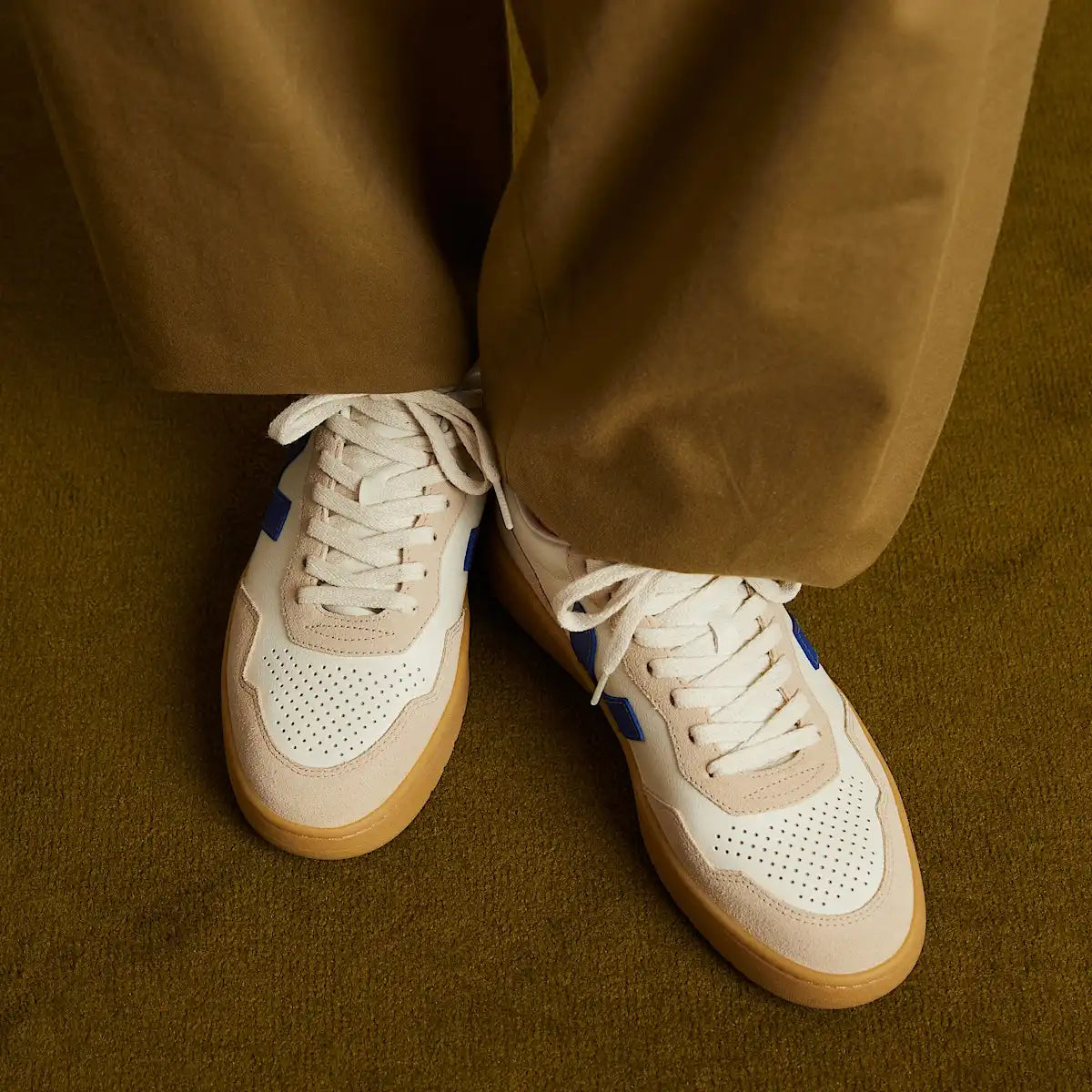 V-90 LEATHER PURE ATLANTIQUE ALMOND NATURAL