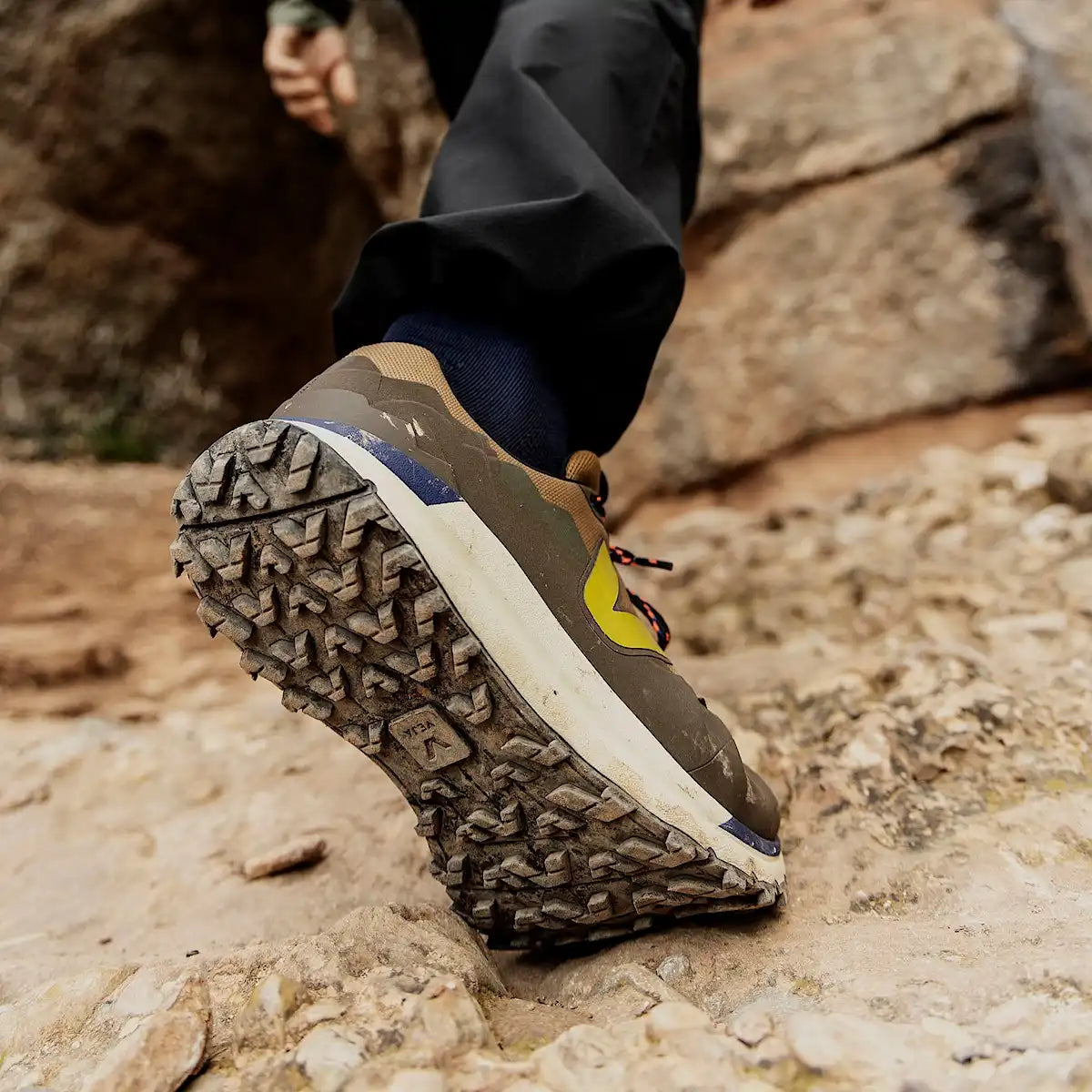 FITZ ROY TREK-SHELL VEJA X BUFF® TERRA LIQUOR
